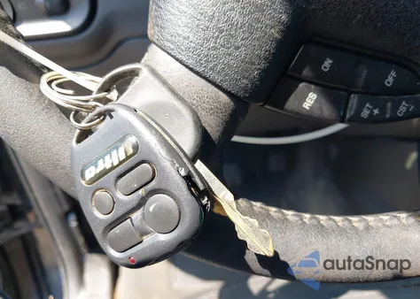 2004 Ford Explorer Limited z USA, uszkodzony, nr VIN 1FMZU75W84UA55923